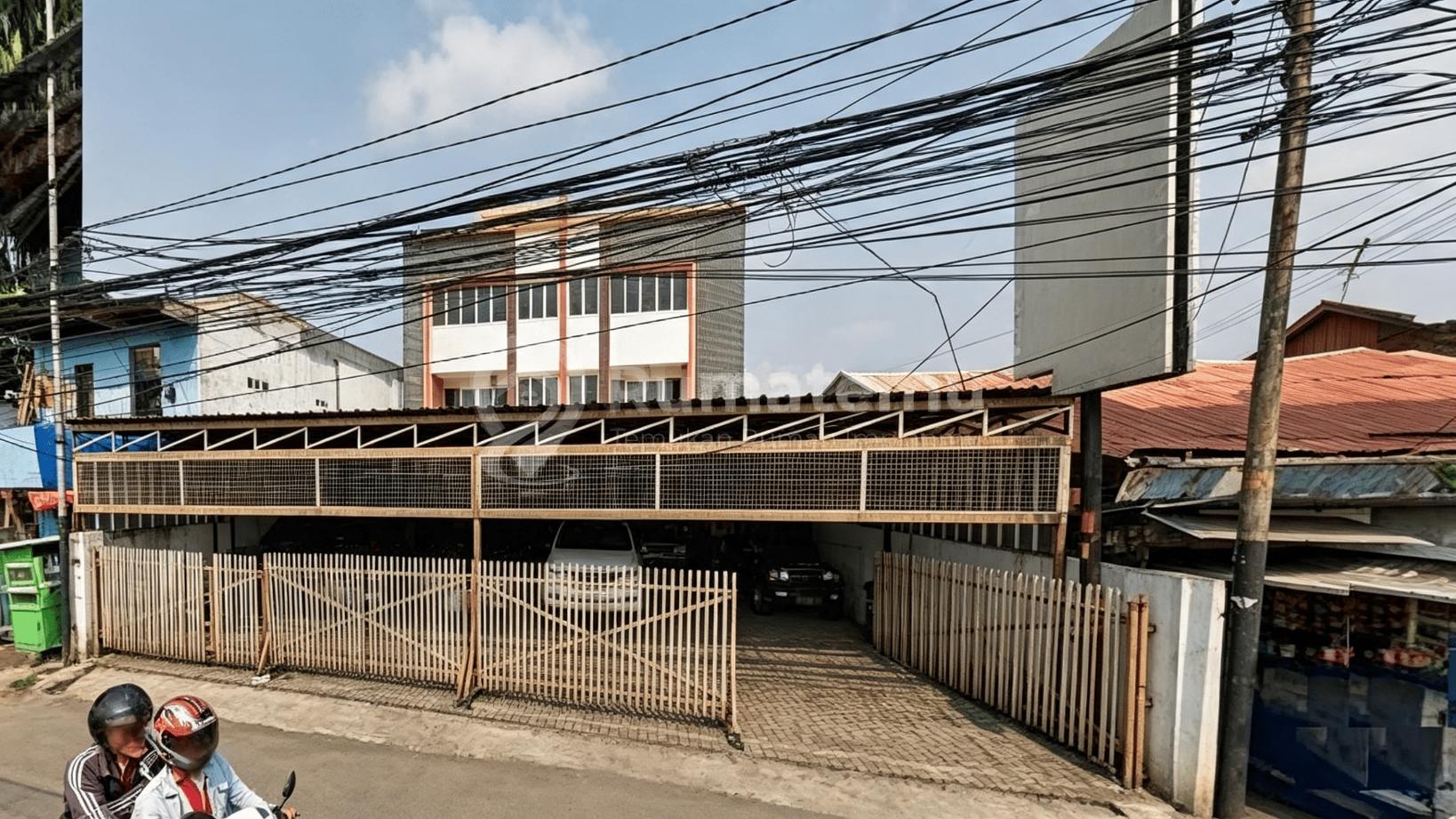 Jual ruko untuk tempat usaha di Ciputat, Kebayoran Lama Utara, Jakarta Selatan