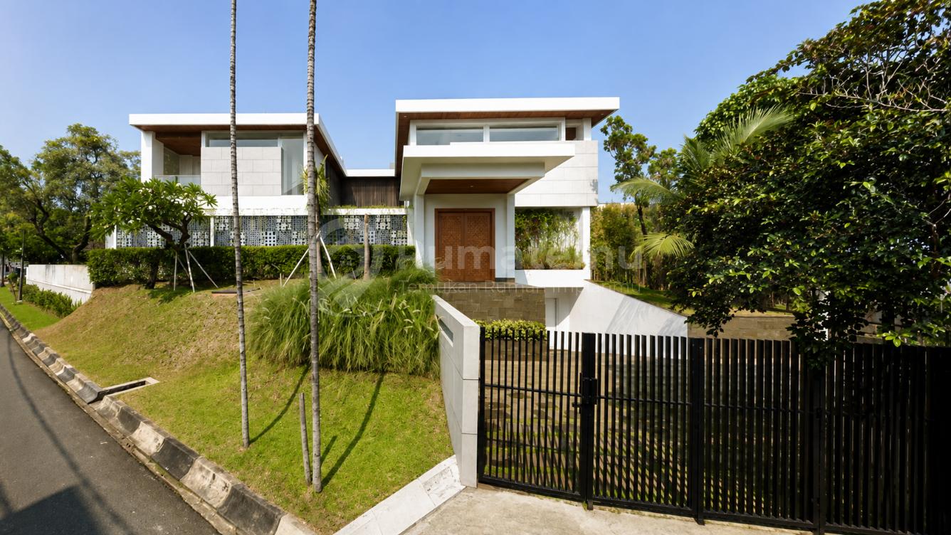 Rumah Brand New Gaya Kontemporer