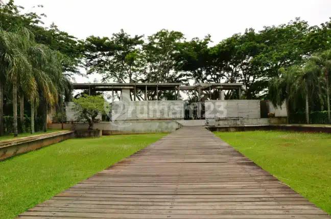 Dijual Rumah Lokasi Premium Setengah Jadi View Golf Bsd