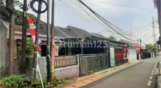Dijual rumah pinggir jalan akses 2 mobil jalan Dalang Munjul Ciracas Jaktim