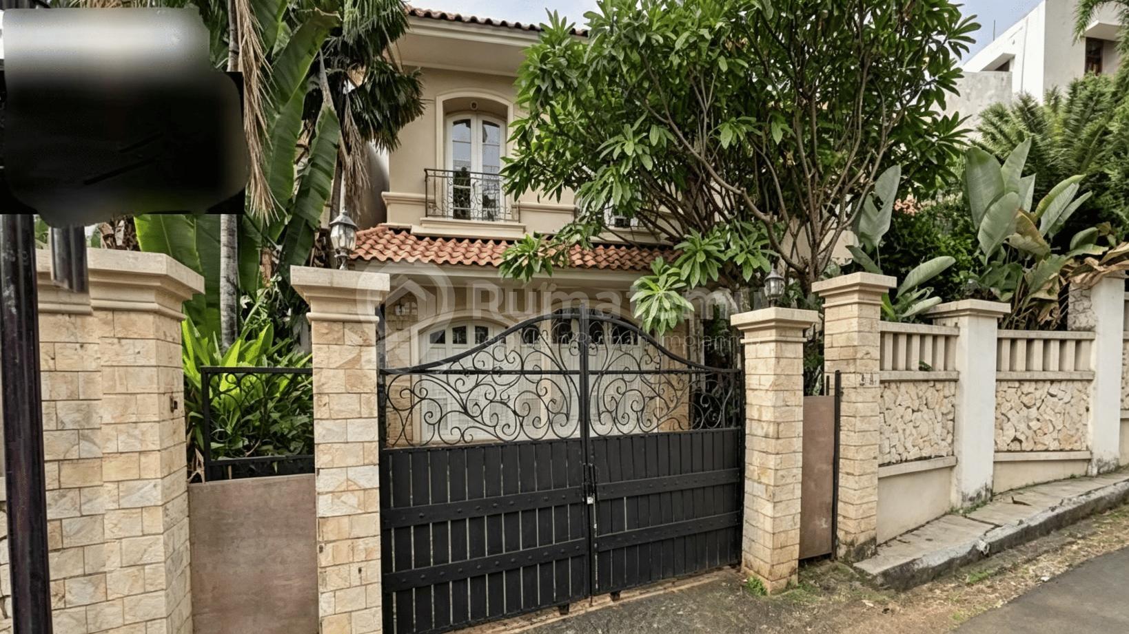 Jual Rumah Mewah + swimming pool 2 lantai rumah modern di Cilandak Timur, Pasar Minggu