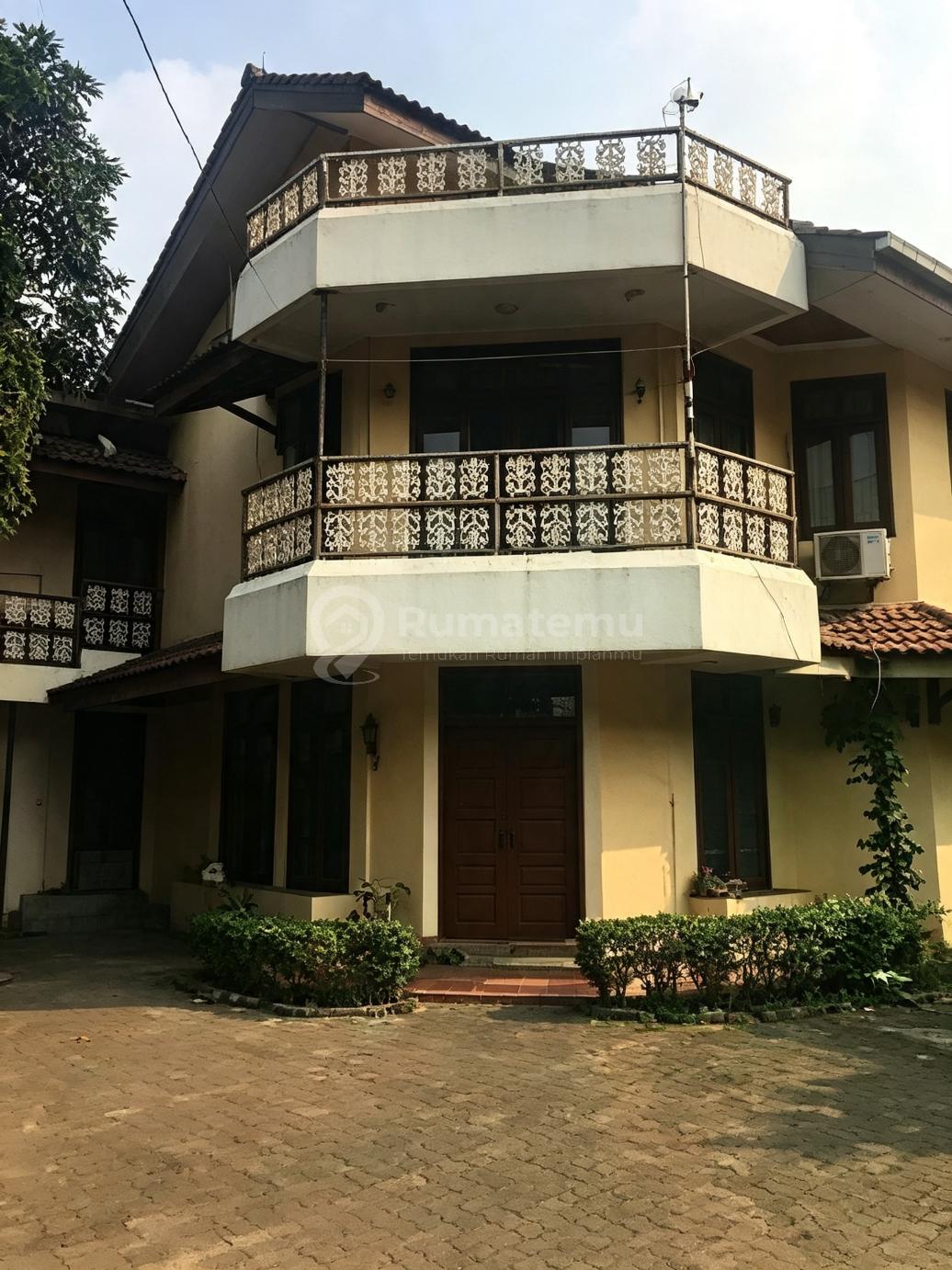 Rumah Tua Hook Area Jln Penggilingan, 750 M ke Jln Raya Bogor