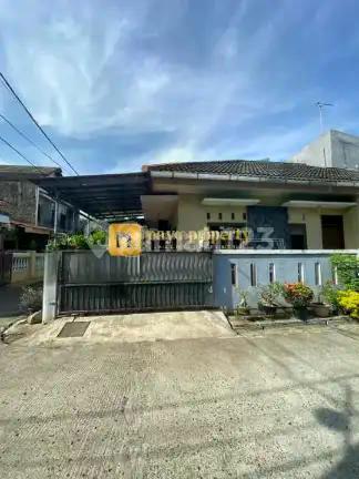 Rumah Hook Tanah Luas Dalam Komplek Strategis Di Jakasampurna Galaxy