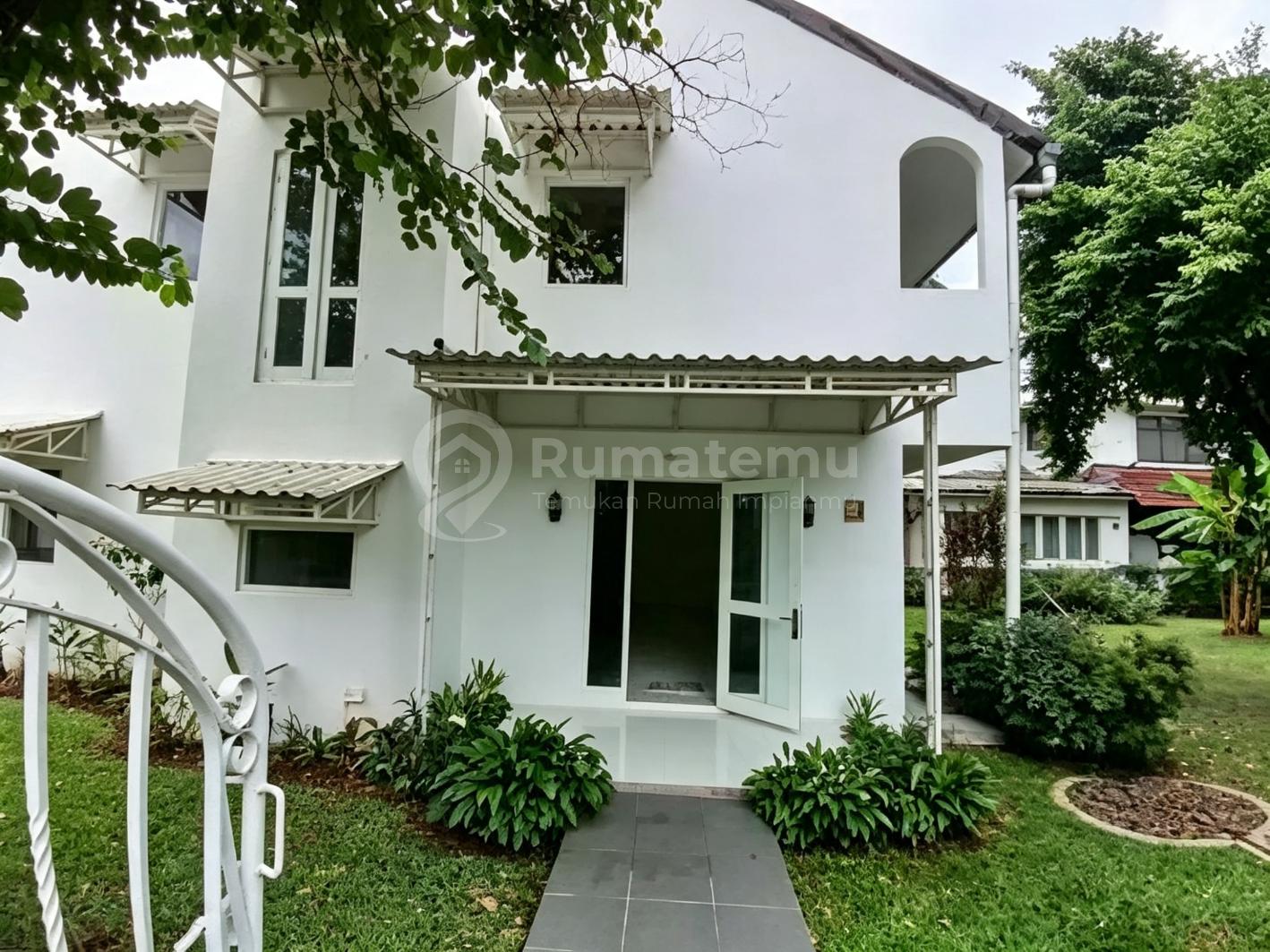 Disewakan Rumah Compound Newly Renovated di Cilandak