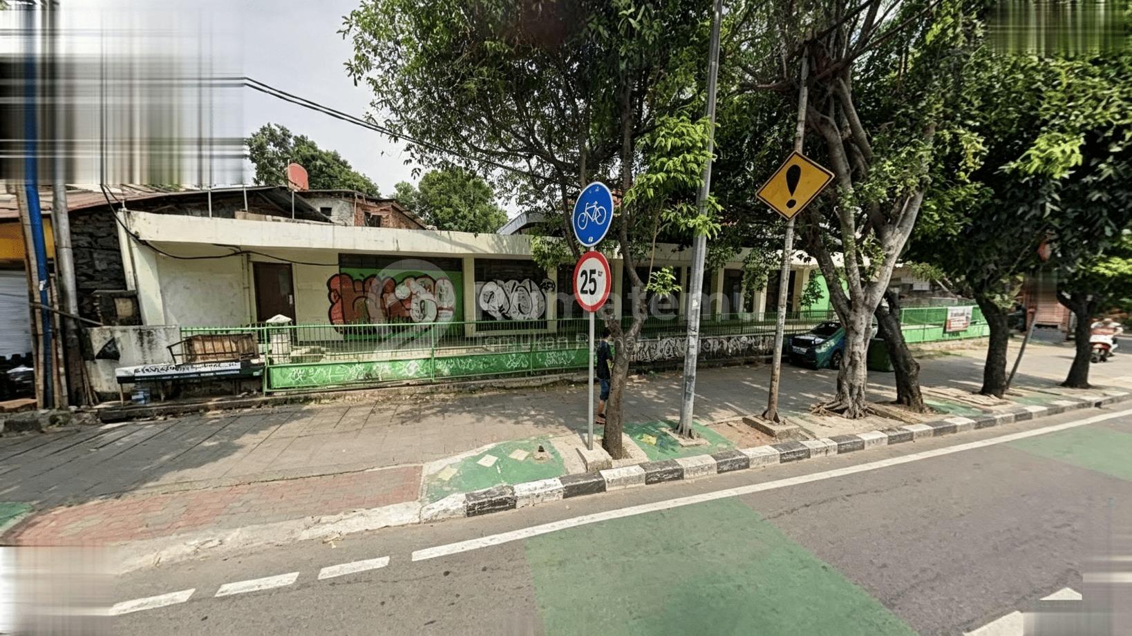 Disewakan Gedung 1 lantai 520m2 x showroom di area Mampang Akses jalan lebar luas