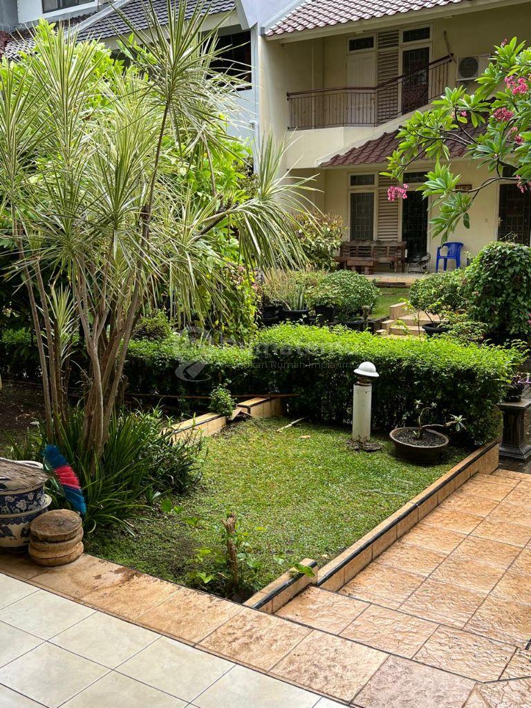 Town House 4 Lantai Full Furnish Siap Huni di Pantai Mutiara Jakarta Utara