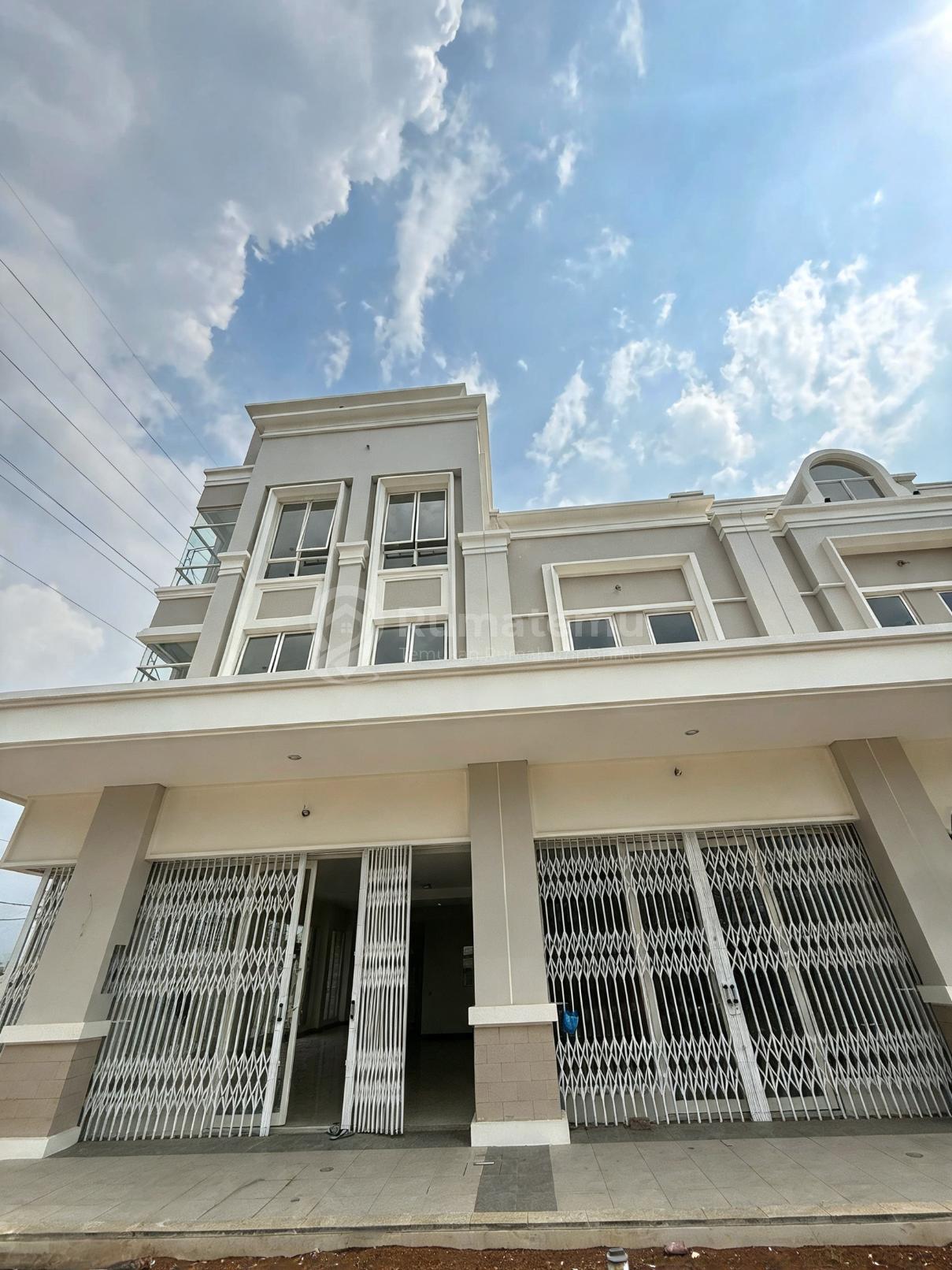 Dijual Rumah La Plaza @ Podomoro Park \Nnew Hook 3 Lantai | 6×15 M² | Super Strategis | Siap Bisnis\Ndipusat Kawasan Bisnis Terbaik Bandung Selatan