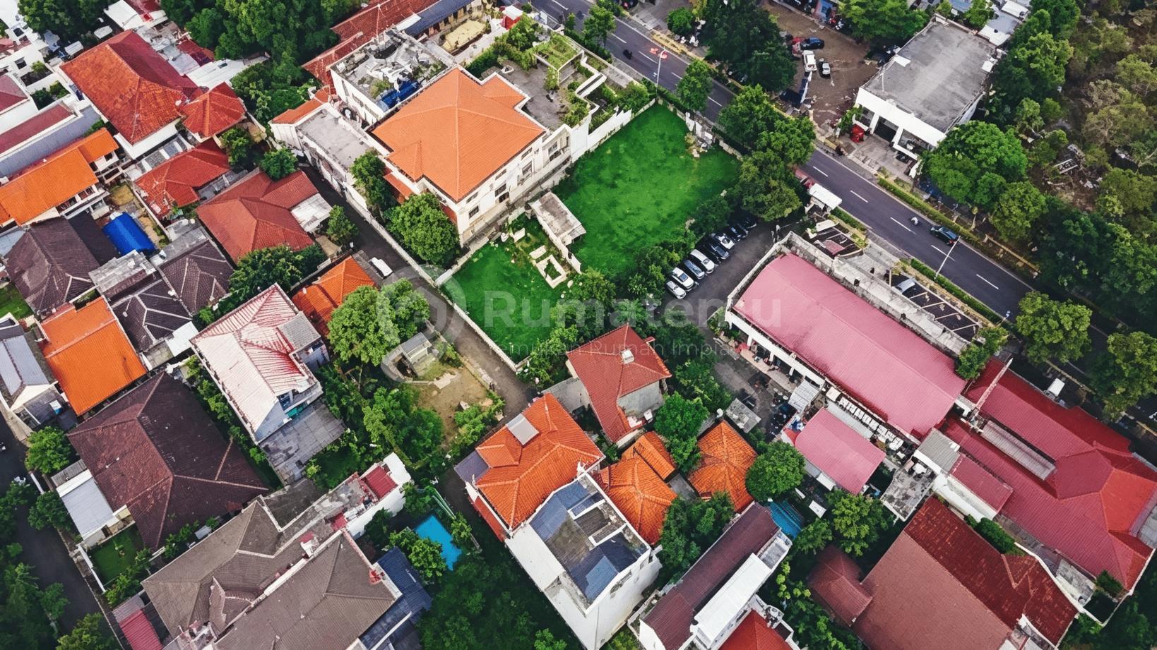 Dijual Tanah Dengan Lokasi Eksklusif Dekat Jalan Raya Kemang
