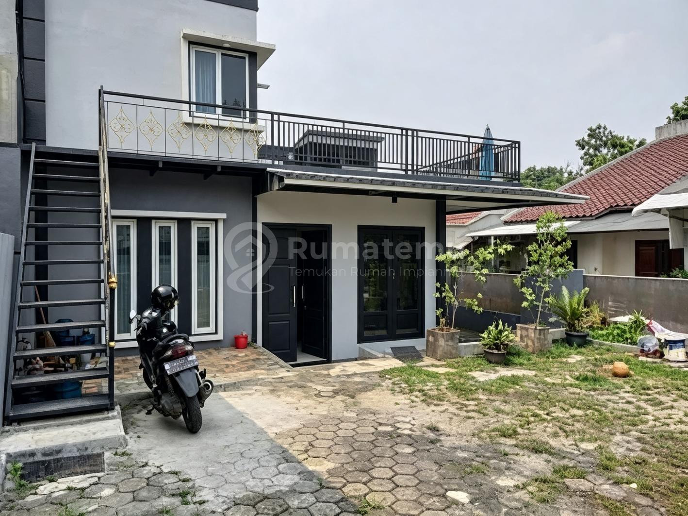 Dijual Rumah 2 Lt di Jalan Sadar Raya, Ciganjur, Jagakarsa Dekat tempat Belanja, Mall, Cafe, Rumah Sakit, Tempat Ibadah, Sekolah