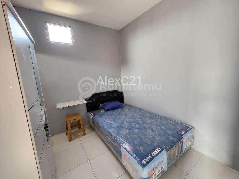 Dijual 2 unit rumah kos baru terdapat  AC, water heater, meja, lemari, kasur, token gandeng di Tanjung Turen