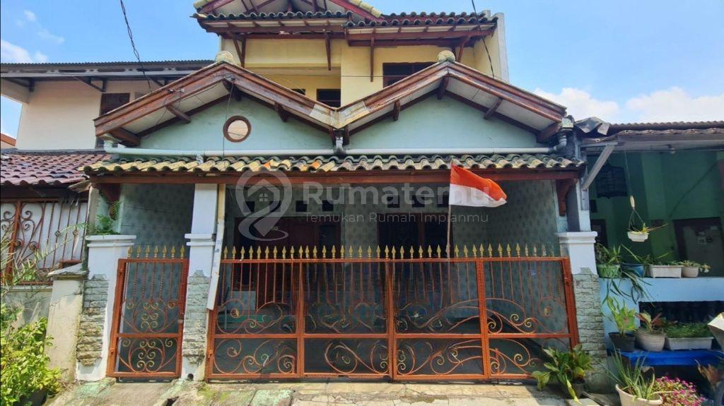 Rumah dijual lokasi strategis 2 lantai Perumnas 3 Aren Jaya Bekasi 