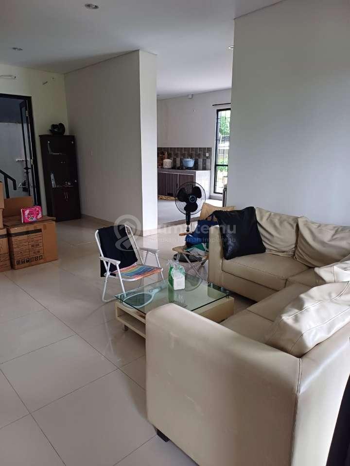 DISEWAKAN RUMAH ROYAL PALM BLOSSOM – CENGKARENG, JAKARTA BARAT