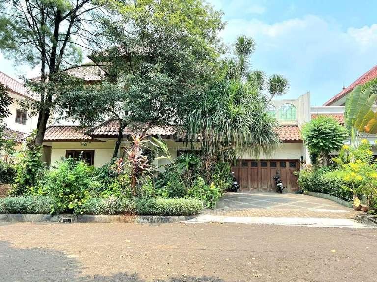 Dijual rumah vintage halaman luas lokasi premium di Lebak Bulus AN/NN 2907