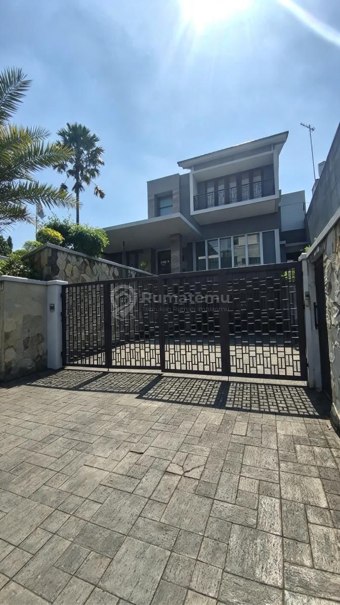 Dijual Cepat Rumah Mewah + Swimming Pool Di Green Living House Raffles Hills Cibubur