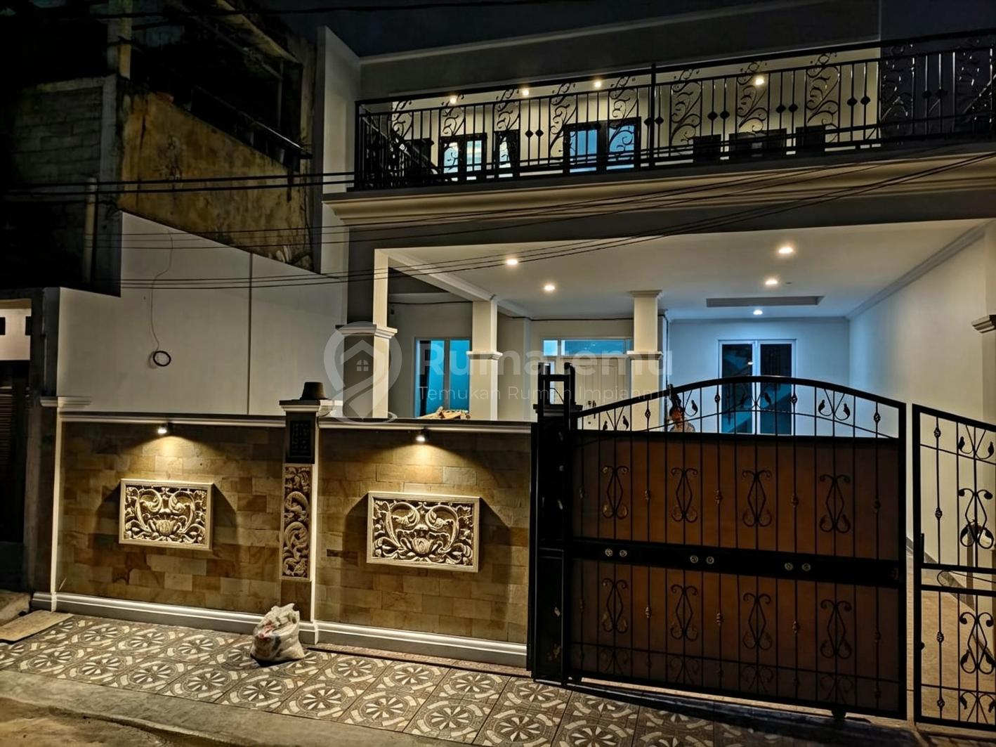 Dijual cepat b u rumah baru mewah Lingkungan komplek asri aman dan nyaman di Pamulang Barat