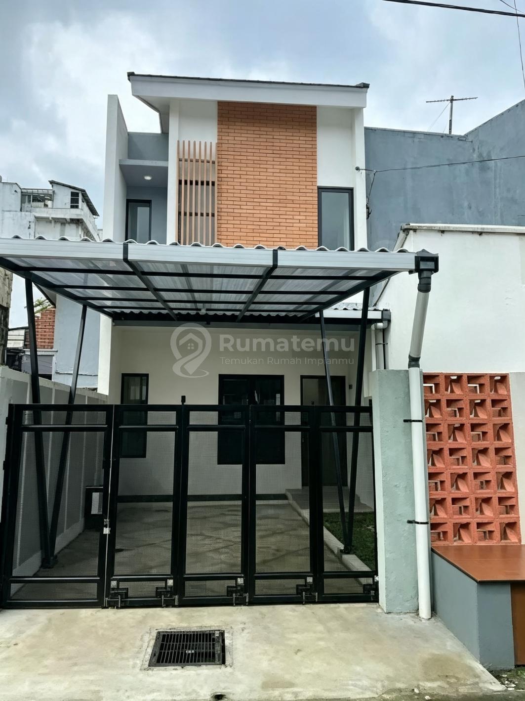 Rumah Baru Lokasi Strategis di Cempaka Putih