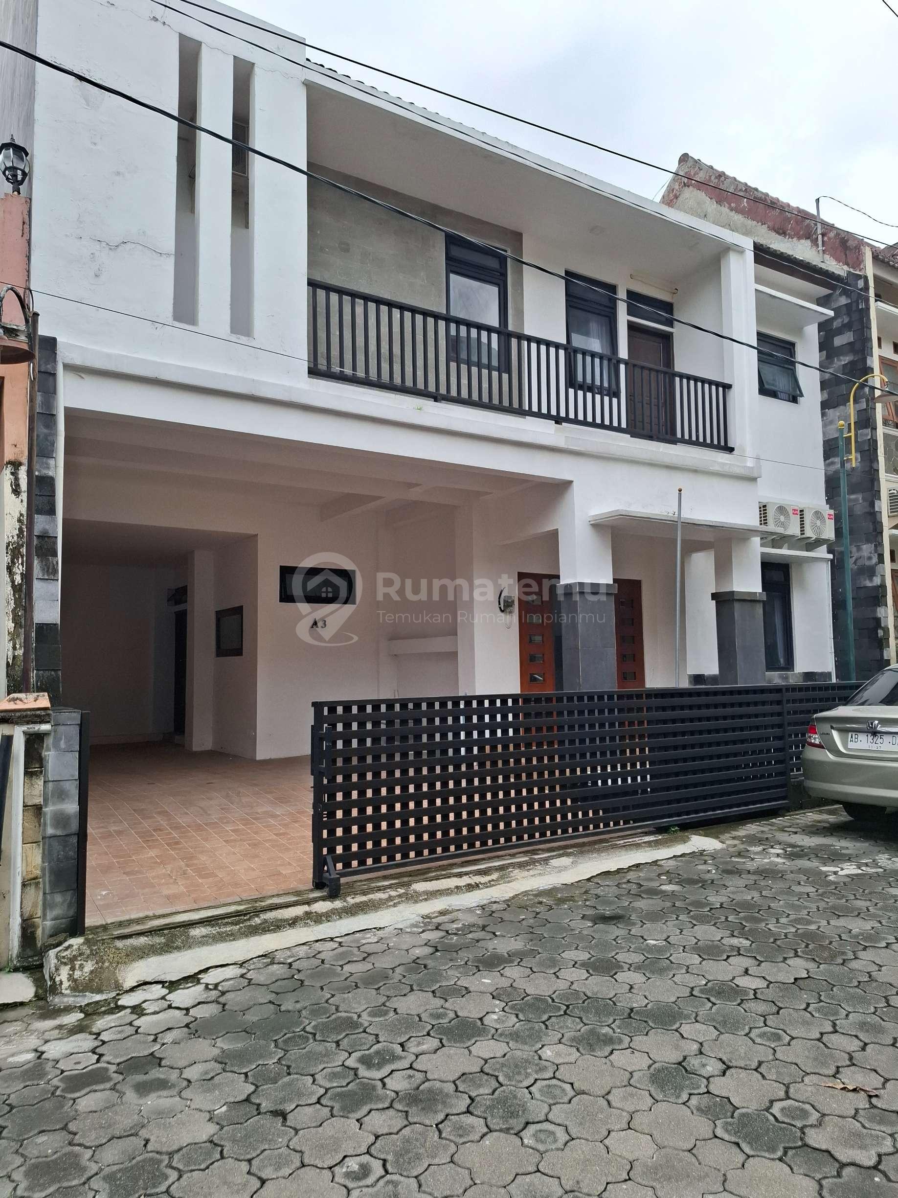 Rumah 2 lantai perumahan taman kuantan sendangadi mlati sleman yogyakarta