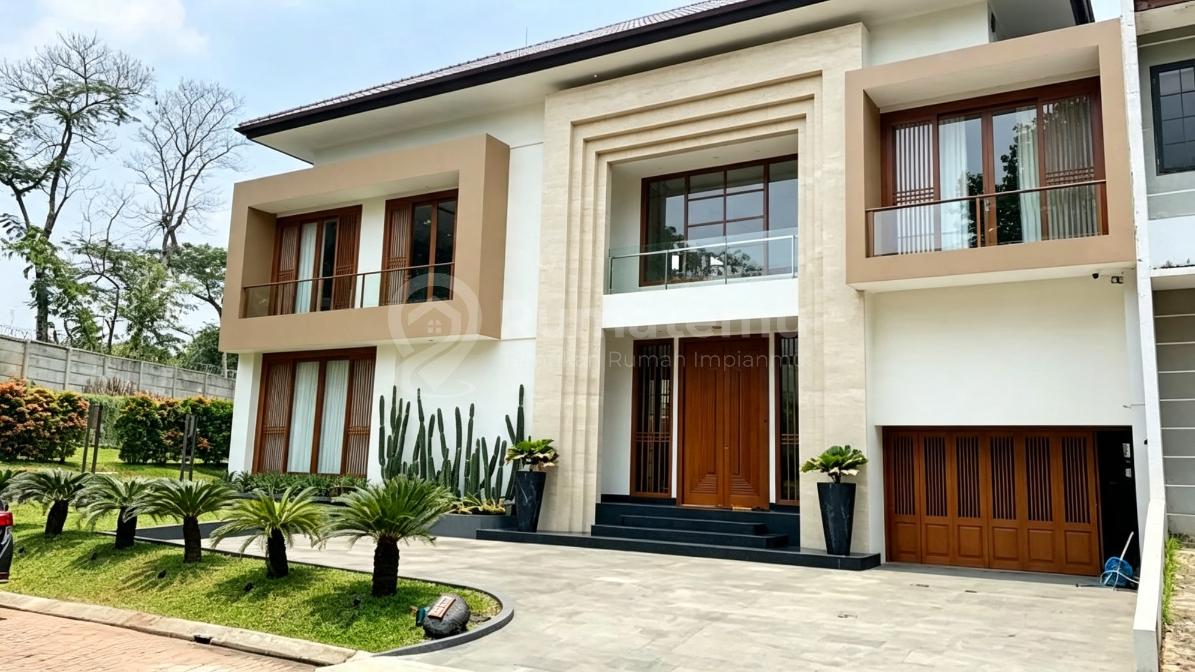 Rumah mewah di Taman Telaga Golf BSD