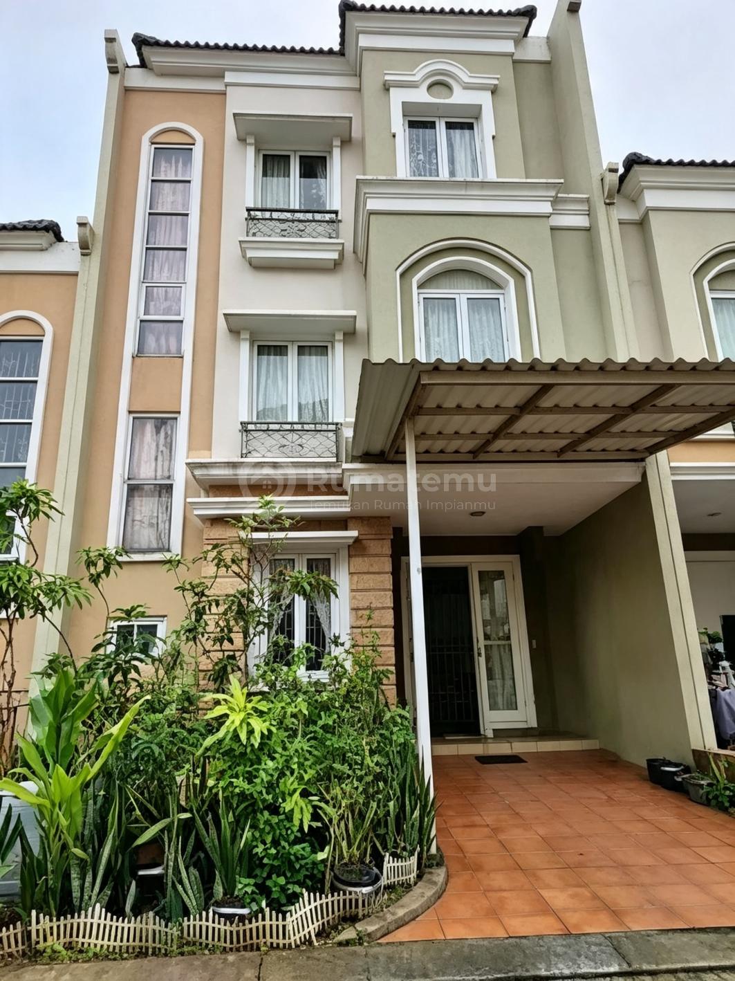 Rumah 3 Lantai, Semi Furnish di Cluster Samara Gading Serpong