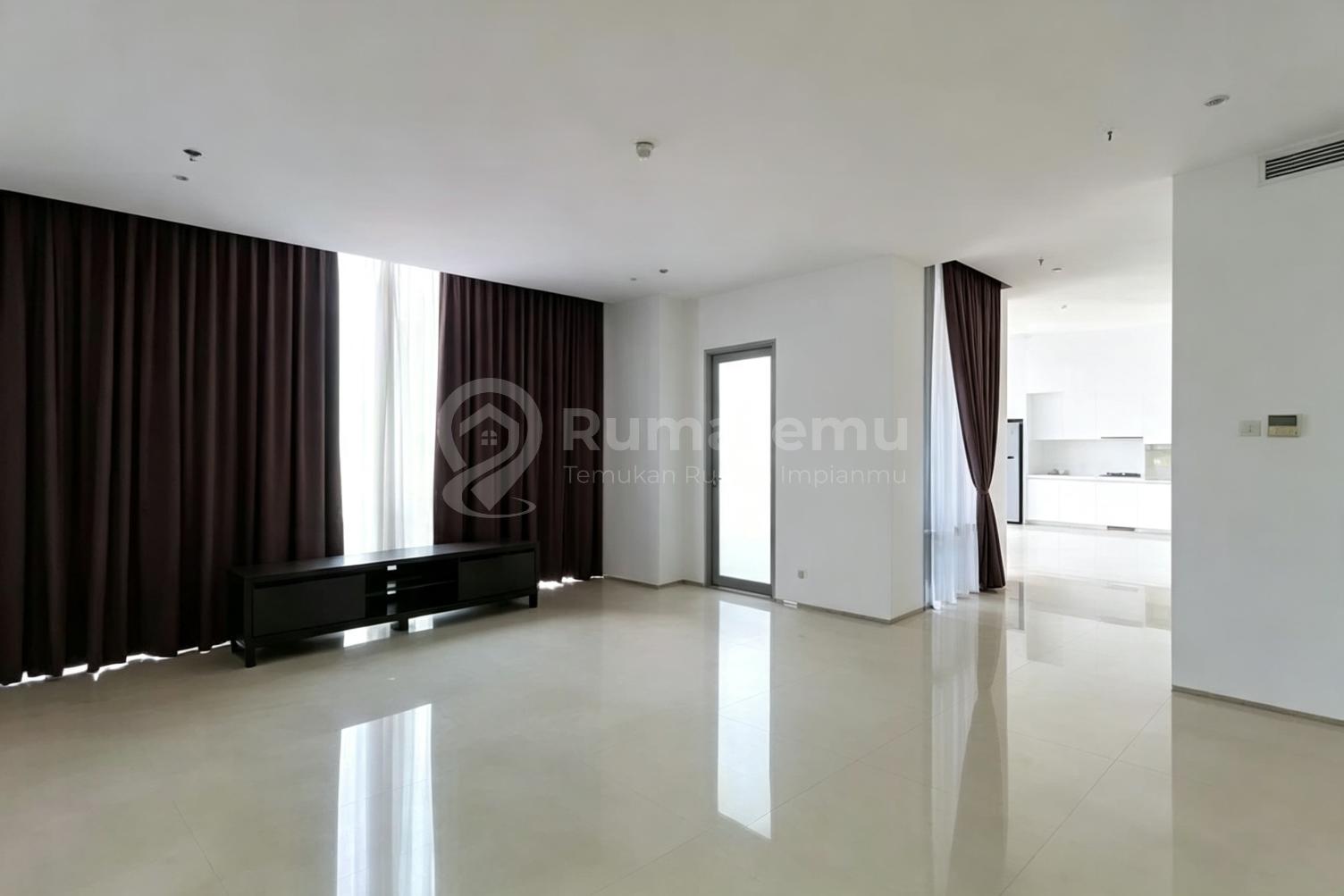 Disewakan Senopati Suites 3 Bedroom Semi Furnished