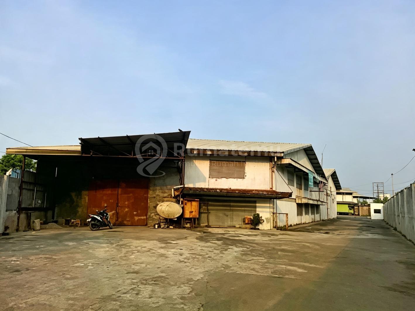 Gudang 3000m2 Siap Pakai Area Pluit Dekat Pintu Tol