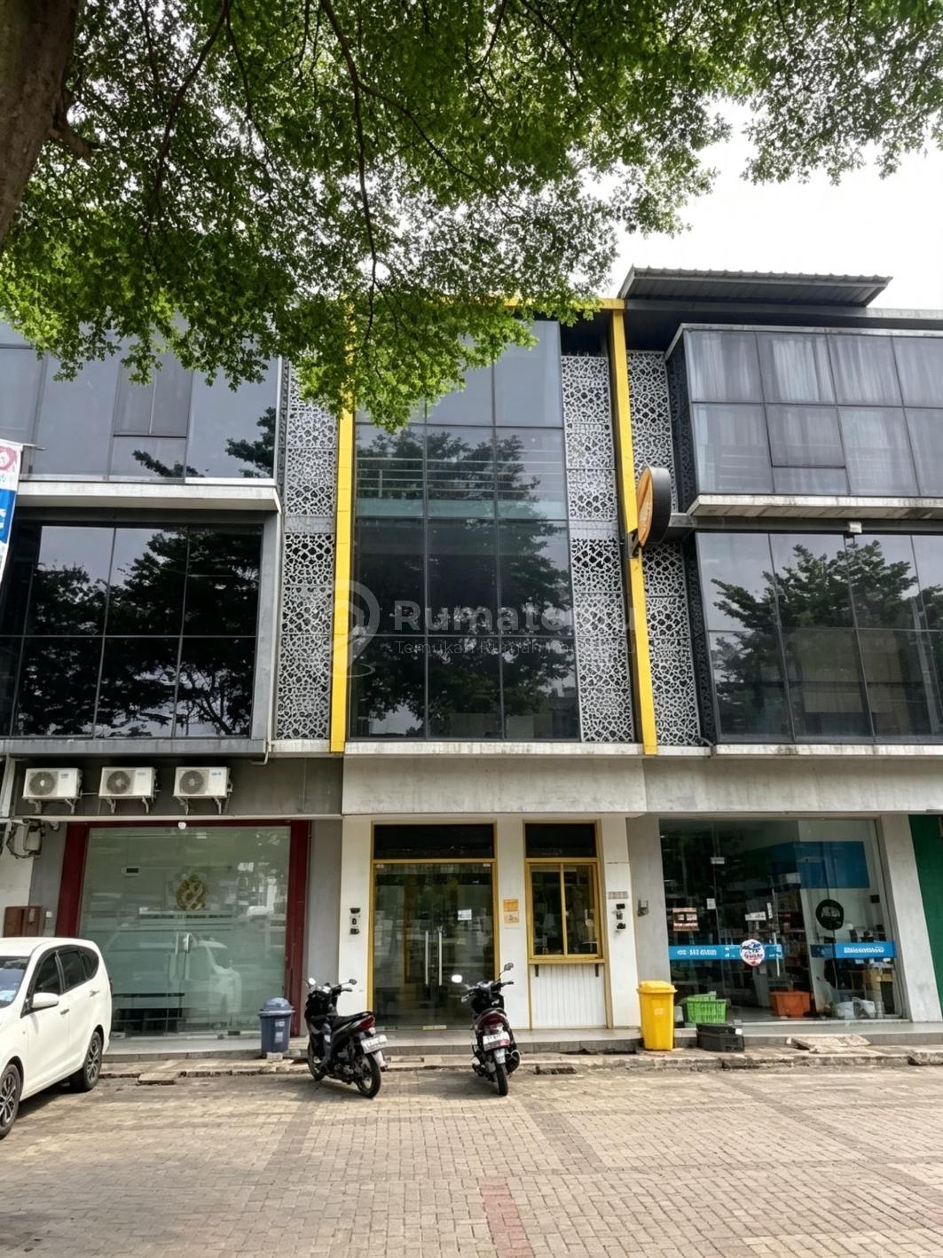 Ruko 3 Lantai Strategislokasi Ramai Siap Nego