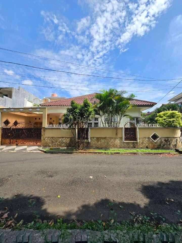 Rumah 1 Lantai View Taman Dalam komplek Pondok Kelapa 