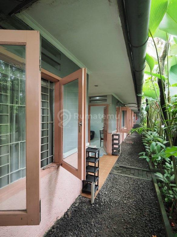     Dijual Rumah Premium Lebak Bulus – Rooftop, Parkir 4 Mobil, SHM, LT 580 m²