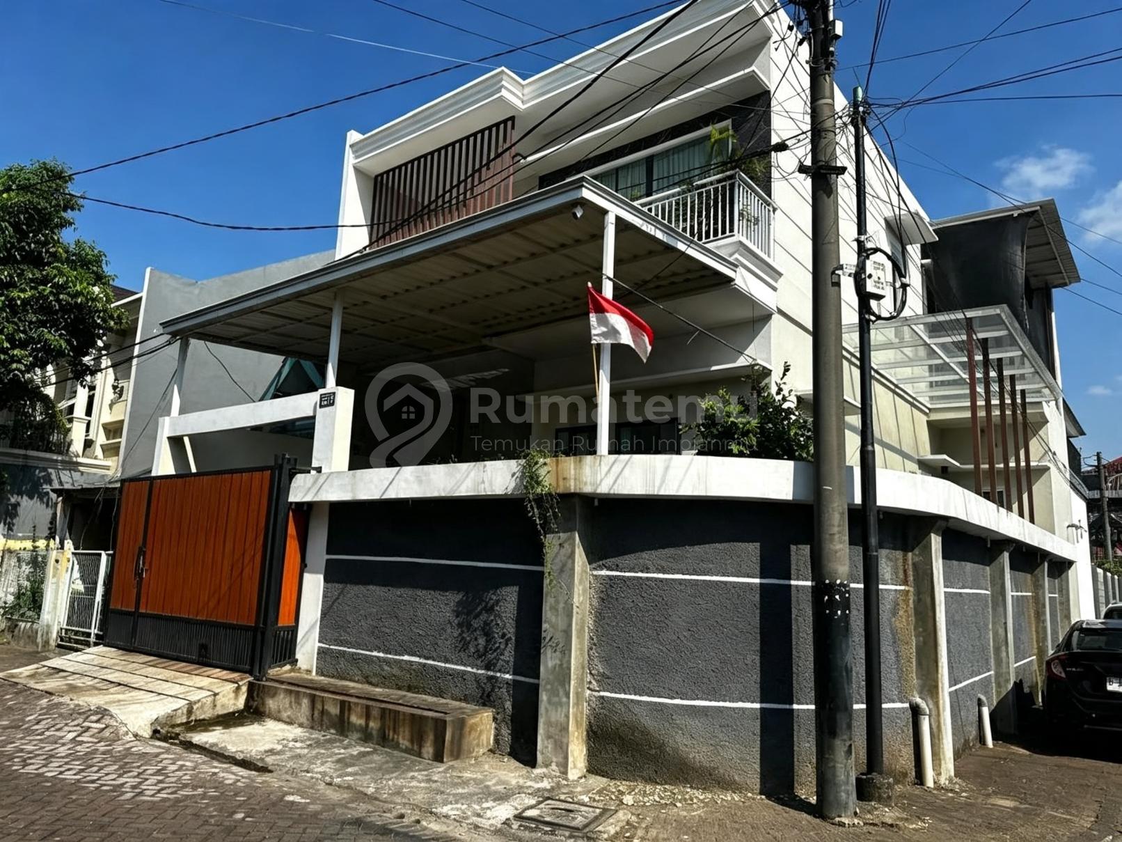 Dijual Rumah 5 BR Cantik Siap Huni Posisi Hoek Dekat Bandara