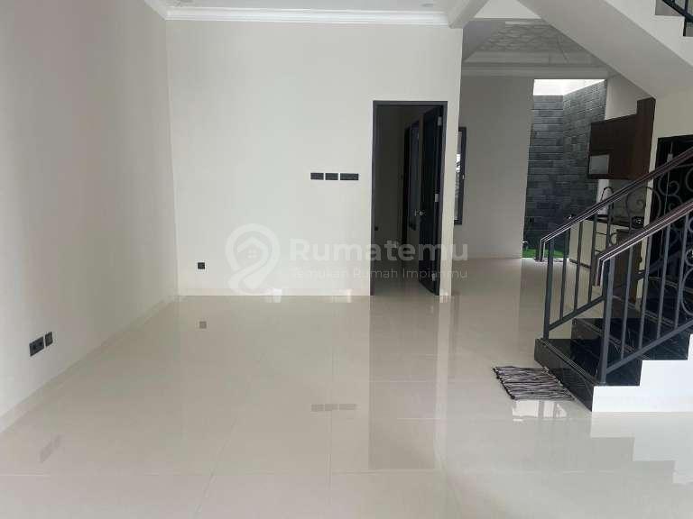 Jual Brand New House di Area Pondok Bambu, Duren Sawit, Jakarta Timur