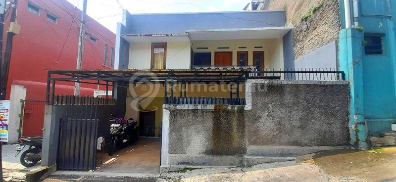 Rumah dan Kost 6 Kamar Dengan Carport Lokasi Super Strategis  di Jalan Cisitu Dago Bandung 