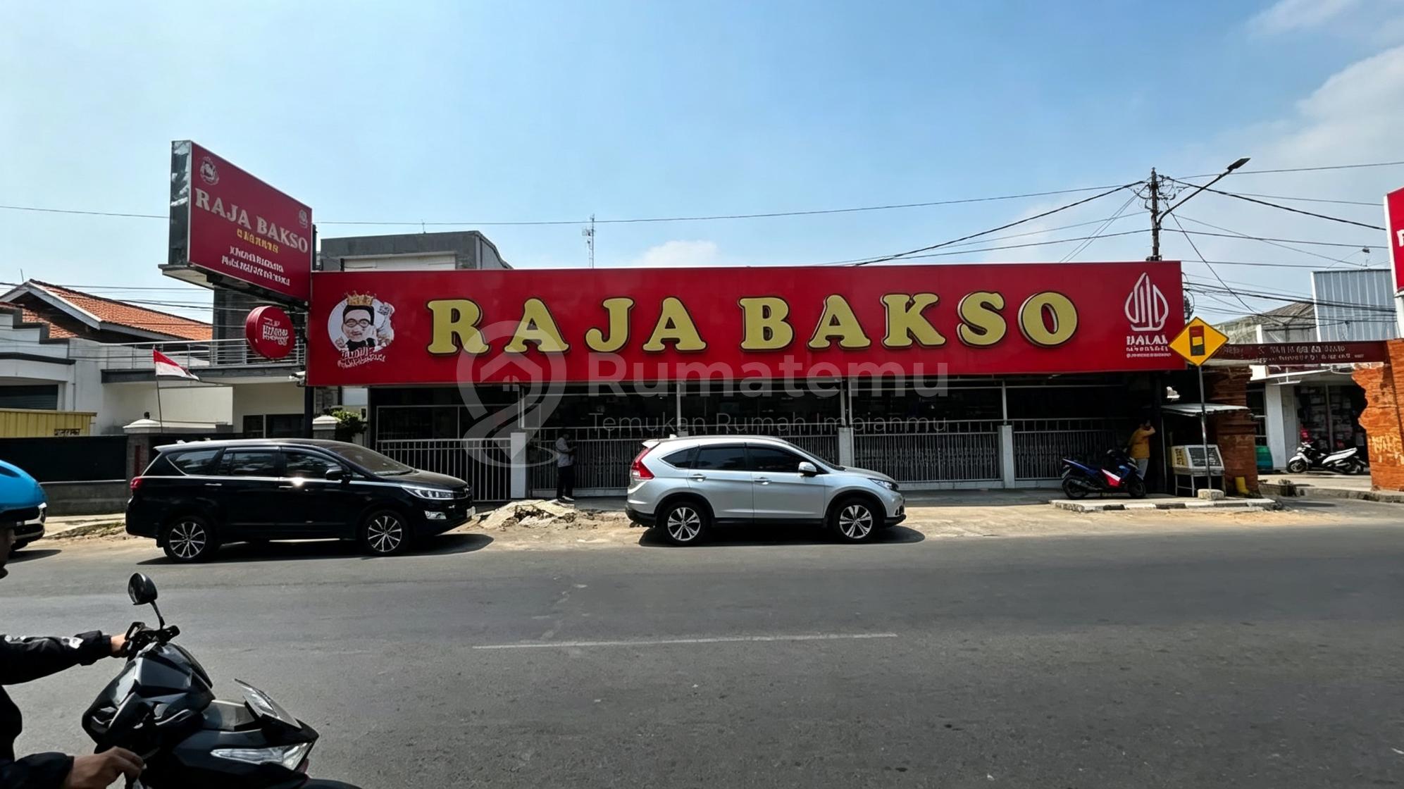 Disewakan Ruang Usaha Main Road Kesambi Kota Cirebon 600 M², Properti merupakan ex Raja Baso, sehingga sudah memiliki bangunan dan area parkir yang mendukung untuk berbagai kebutuhan usaha.
