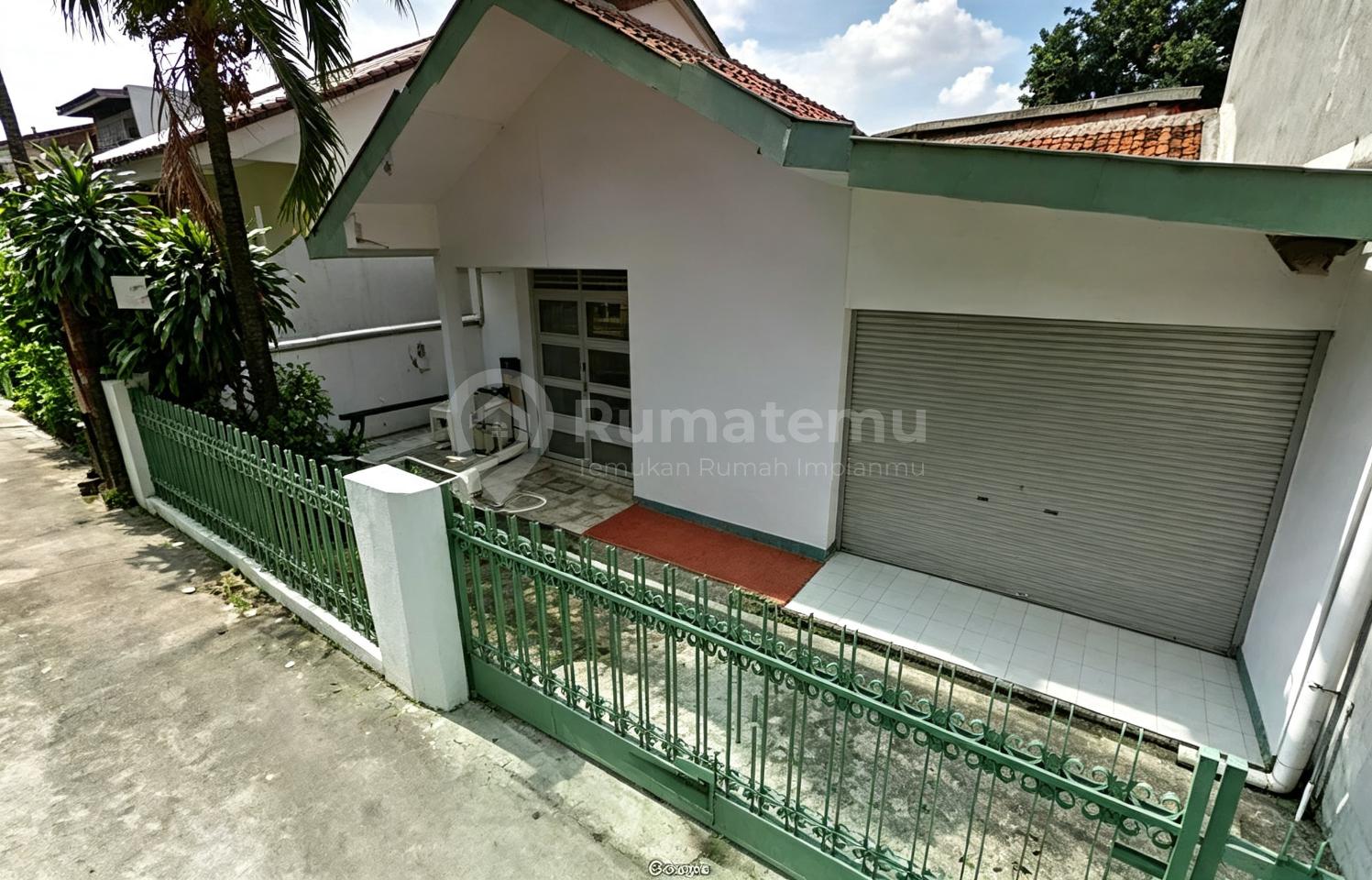 Rumah Akses 1 Mobil Masuk Gang di Jalan Nipah, 300 Meter ke Jalan Prapanca Raya, Lingkungan Sepi dan Tenang