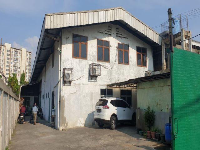 Pabrik Siap Pakai Lok. Strategis Msk Kontener Jln Lbr di Kalideres. 20493