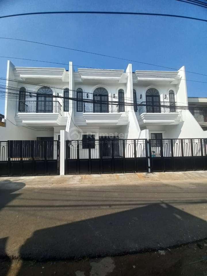 Di jual 3 unit rumah baru classic modern minimalis di Cipinang Cempedak