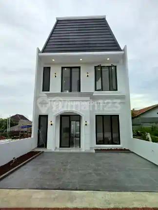 Rumah Indent Desain Classic di Jatibening
