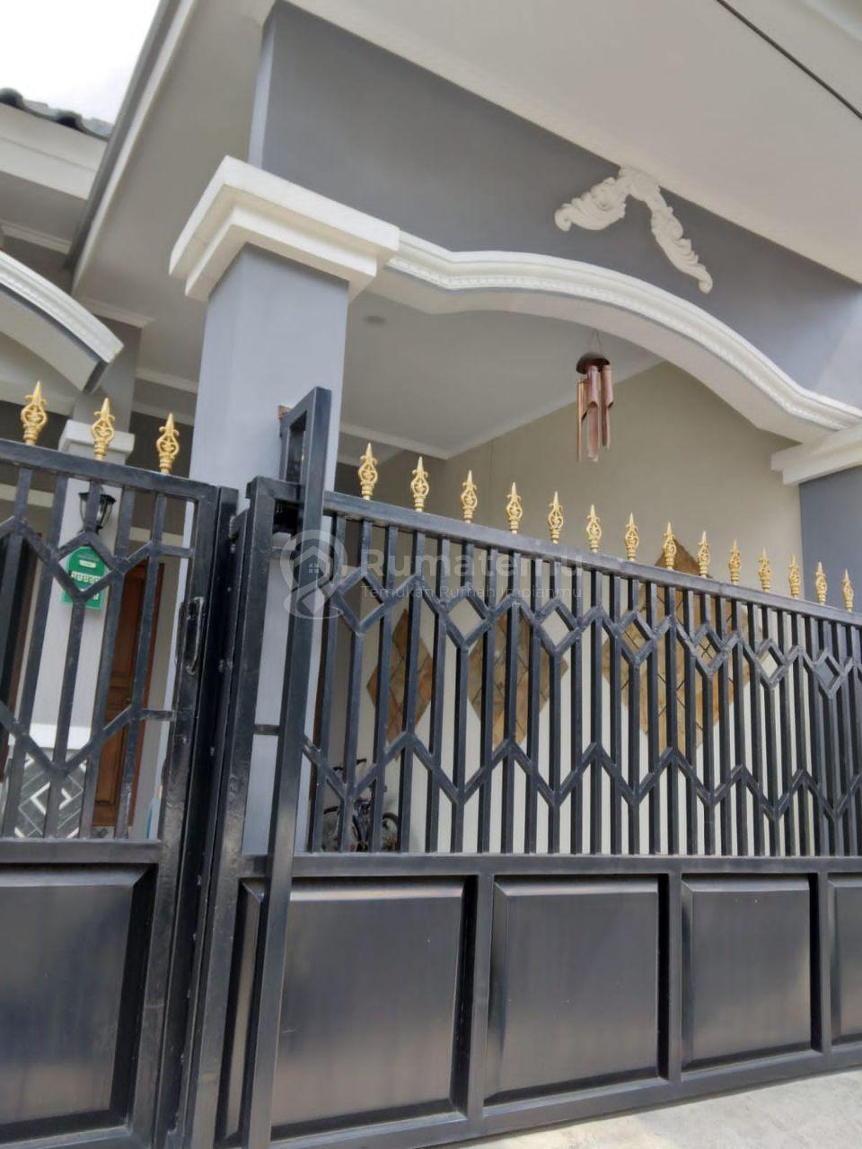 Rumah Cantik dan baru di renovasi di Perumahan Bulevar Hijau - Kota Harapan Indah Bekasi Barat
