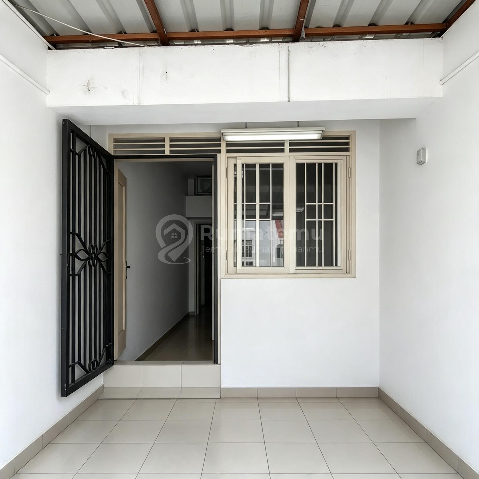 Dijual Kost Jual Murah! bisa Nego Tipis di Kelapa Gading, Cocok untuk usaha kost/investasi.