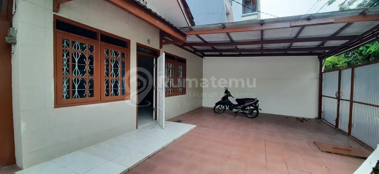 Rumah 1,5 Lantai Dalam Komplek di Pondok Gading Utama Jakarta Utara