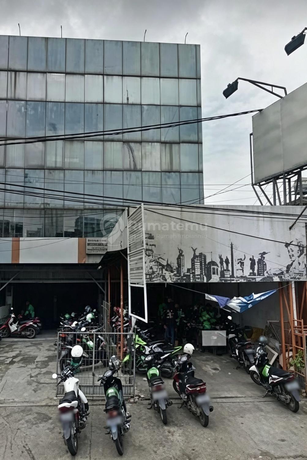 Disewakan Ruko Cocok untuk tempat kuliner , office di Kebon Jeruk, Kebon Jeruk, Kota Jakarta Barat