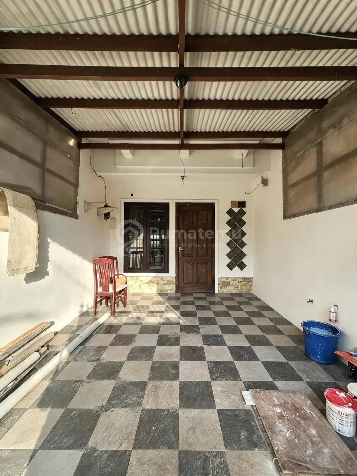 Taman Palem Lestari, Cengkareng, Jakarta Barat..Dijual Rumah 2 Lantai, 2 Kamar Tidur, 2 Kamar Mandi, Legalitas : Shm.-Flz1026