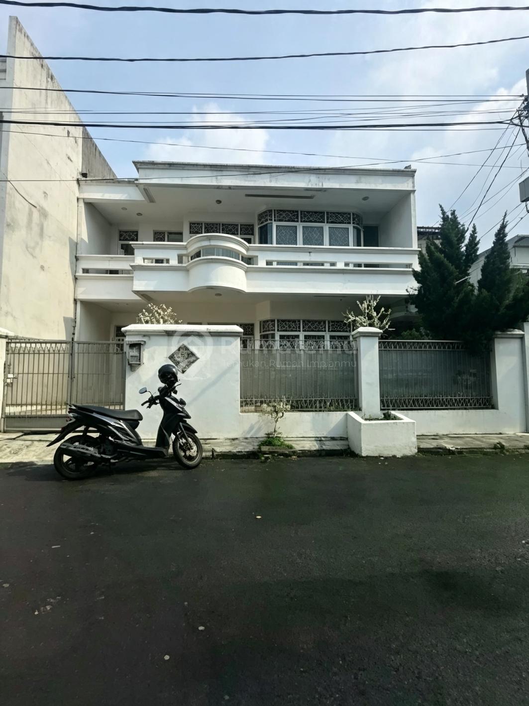 Rumah Secondary Dalam Komplek di Duren Sawit