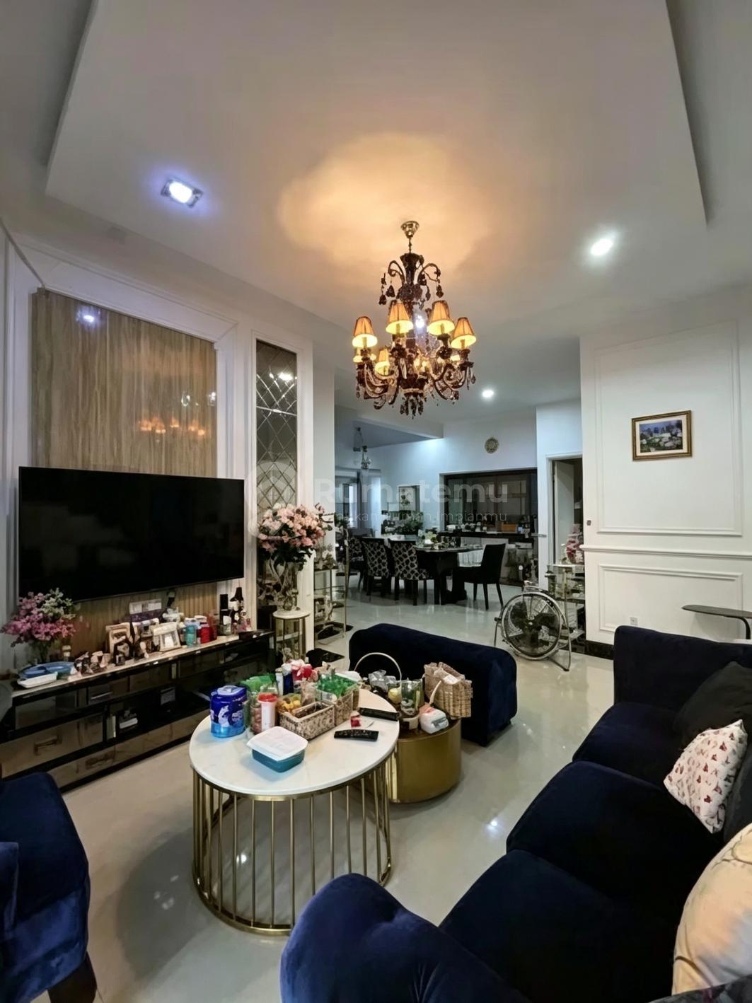 Rumah Modern dengan Private Pool di Billymoon