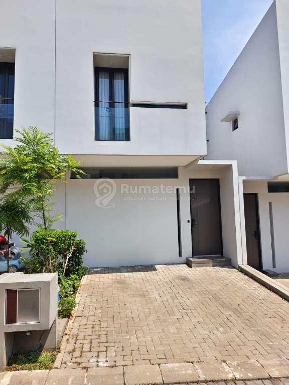 Dijual cepat rumah cluster Strategis 3 Lantai Siap Huni Serua Lokasi Premium