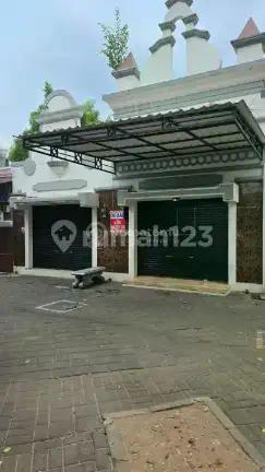 Kios Gandeng Posisi Strategis Hadap Jalan Raya Siap Nego