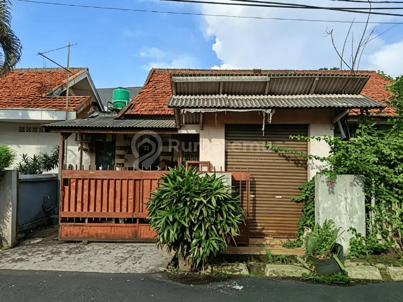 Dijual Rumah Hitung Tanah Dekat Mesjid Dlm Kompleks Di Jakarta Selatan