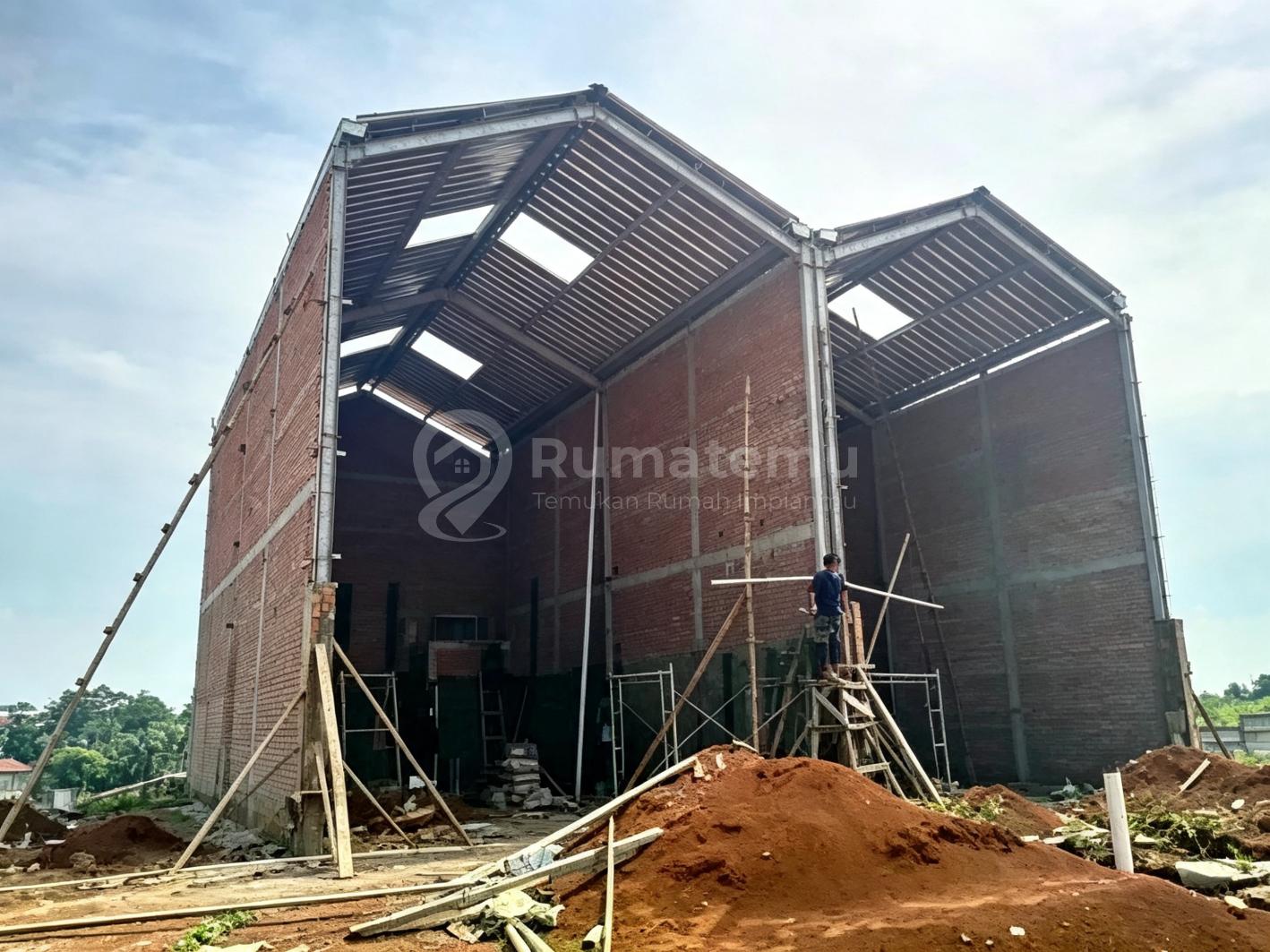 Gudang 1.5M-An Include Ppn Tinggi Poros 8.5 Meter Gunung Sindur