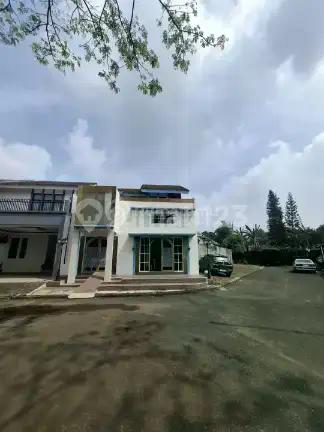 Rumah Secondary Tanah Luas di Legenda Wisata