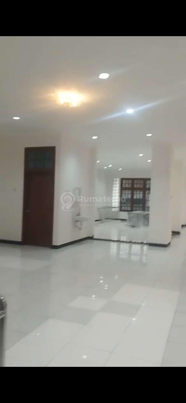 Disewakan ruko gandeng 3,5 lantai di lokasi strategis, Semarang