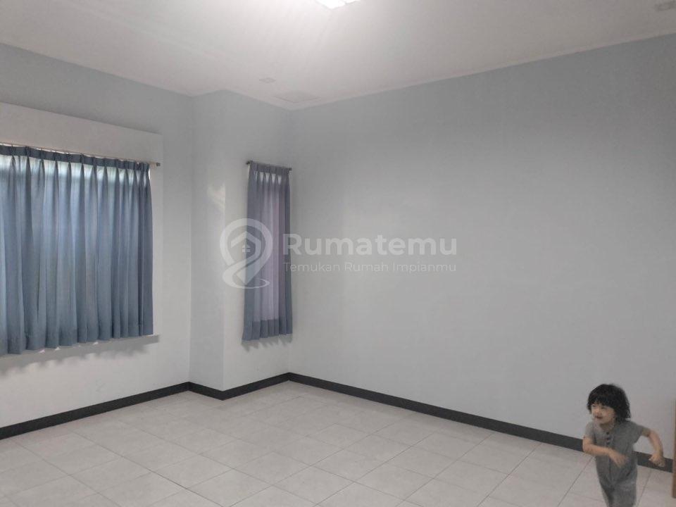 DIJUAL Ruko 2 Lantai Cocok Untuk Gudang – Taman Kopo Indah 3  Spesifikasi: